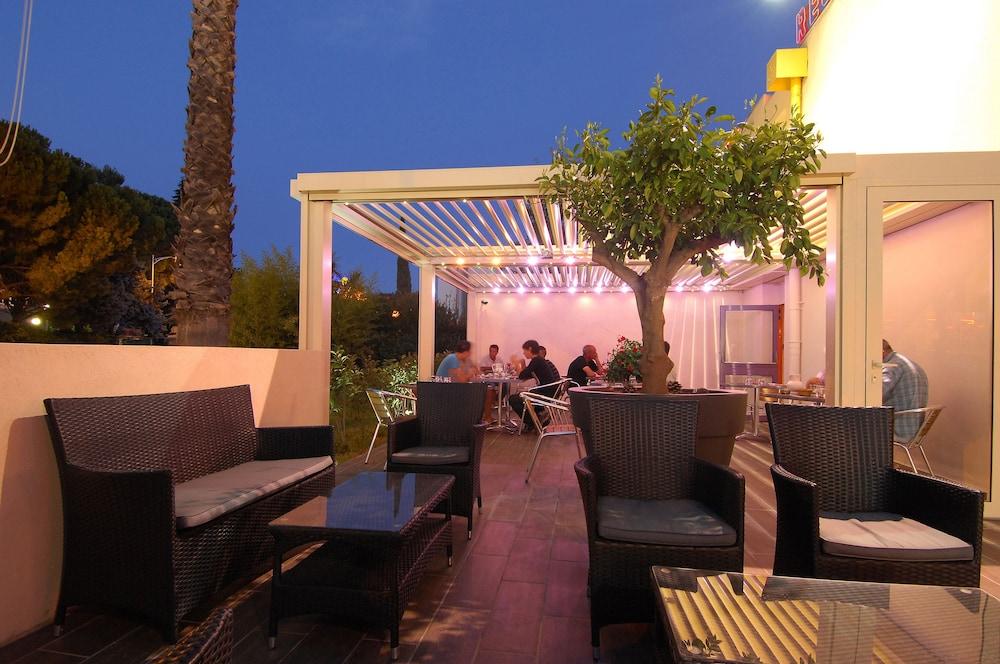 The Originals City, Hotel Nimes Costieres, Ex Inter Hotel Εξωτερικό φωτογραφία